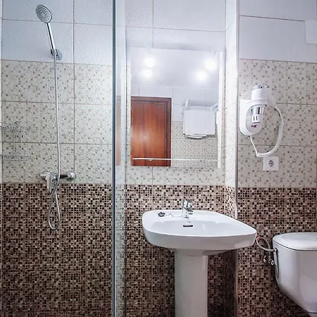 Silvia ホテル エンプリアブラバ